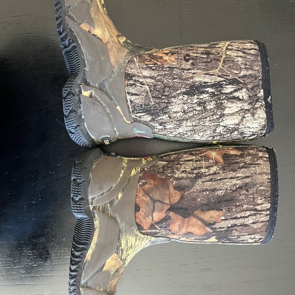 Classic mossy oak waterproof kids boot size 1 - Picture 2 of 12